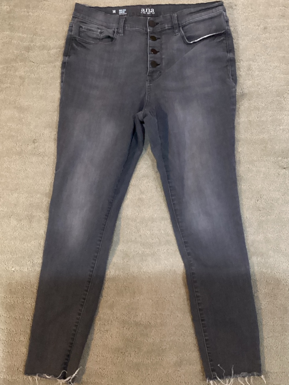 a.n.a Women's Skinny Gray High-Rise Button-Fly Jeggings